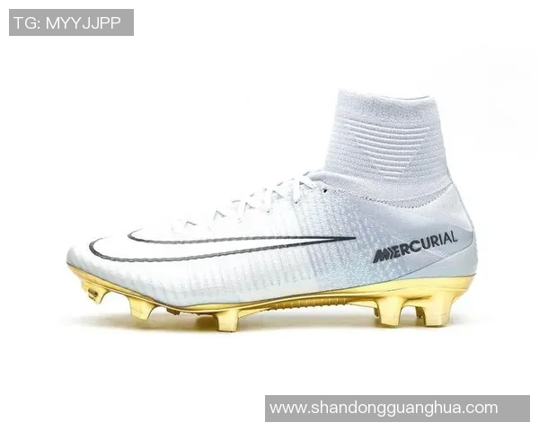 皇马球星足球鞋评测：性能与舒适度如何满足顶级球员需求