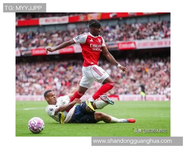 智障足球球星荒诞成长历程与赛场内外的传奇趣闻揭秘 智障足球球星荒诞成长历程与赛场内外的传奇趣闻揭秘